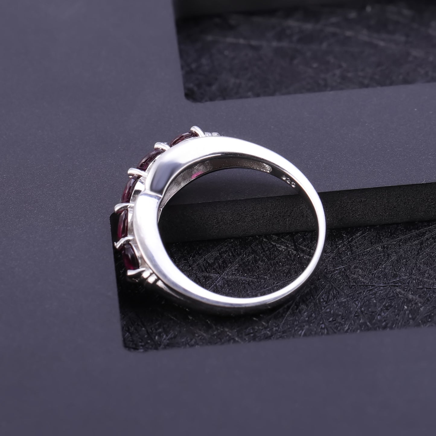 European Small and Simple Fashion Retro Rose Pomegranate S925 Silver Ring for Women