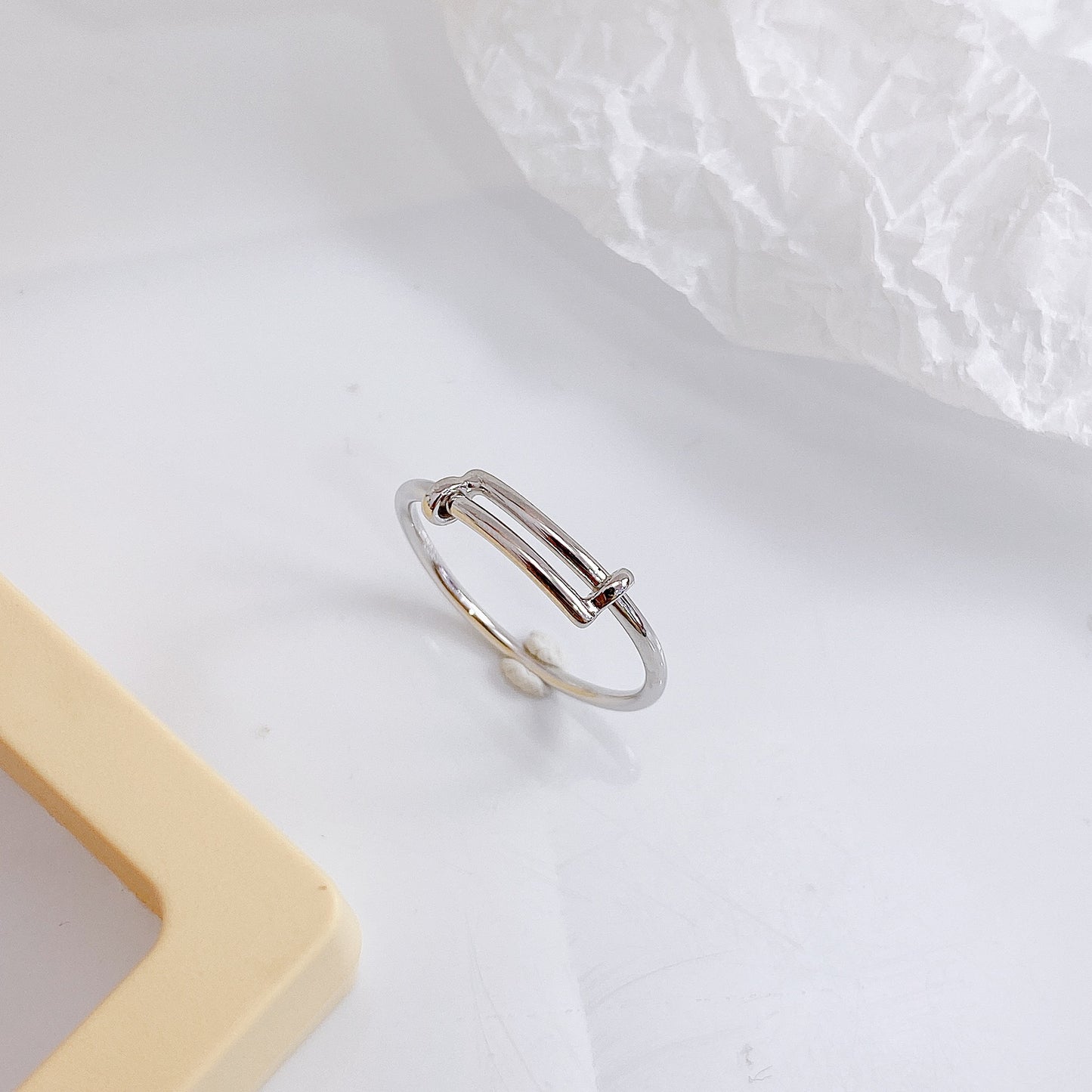 Pull Circle Silver Ring