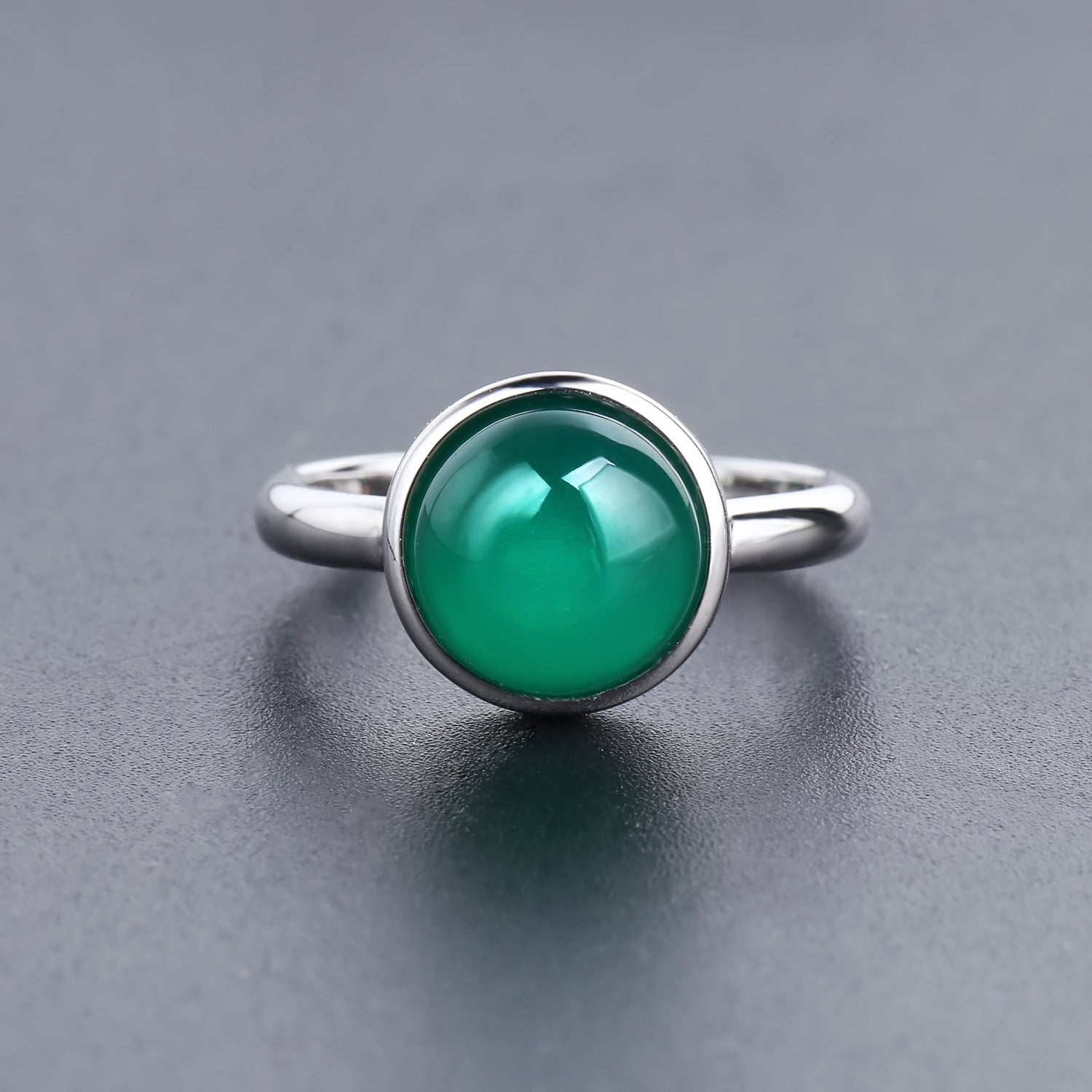 European Green Agate Solitaire Oval Shape Silver Ring for Women