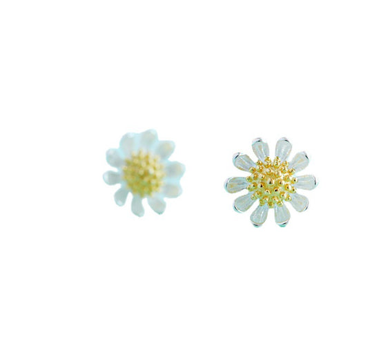 Small Daisy Flower Silver Studs Earrings for Women