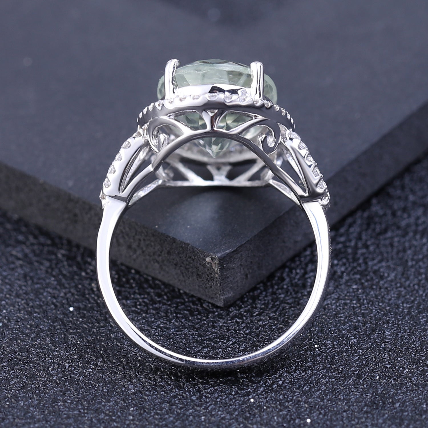 European Luxury Temperament Inlaid Natural Green Crystal Soleste Halo Oval Silver Ring for Women