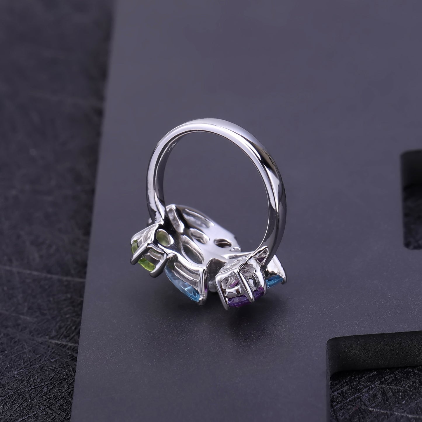 European Fashion Retro Style Inlaid with Natural Gemstone Silver Ring for Women