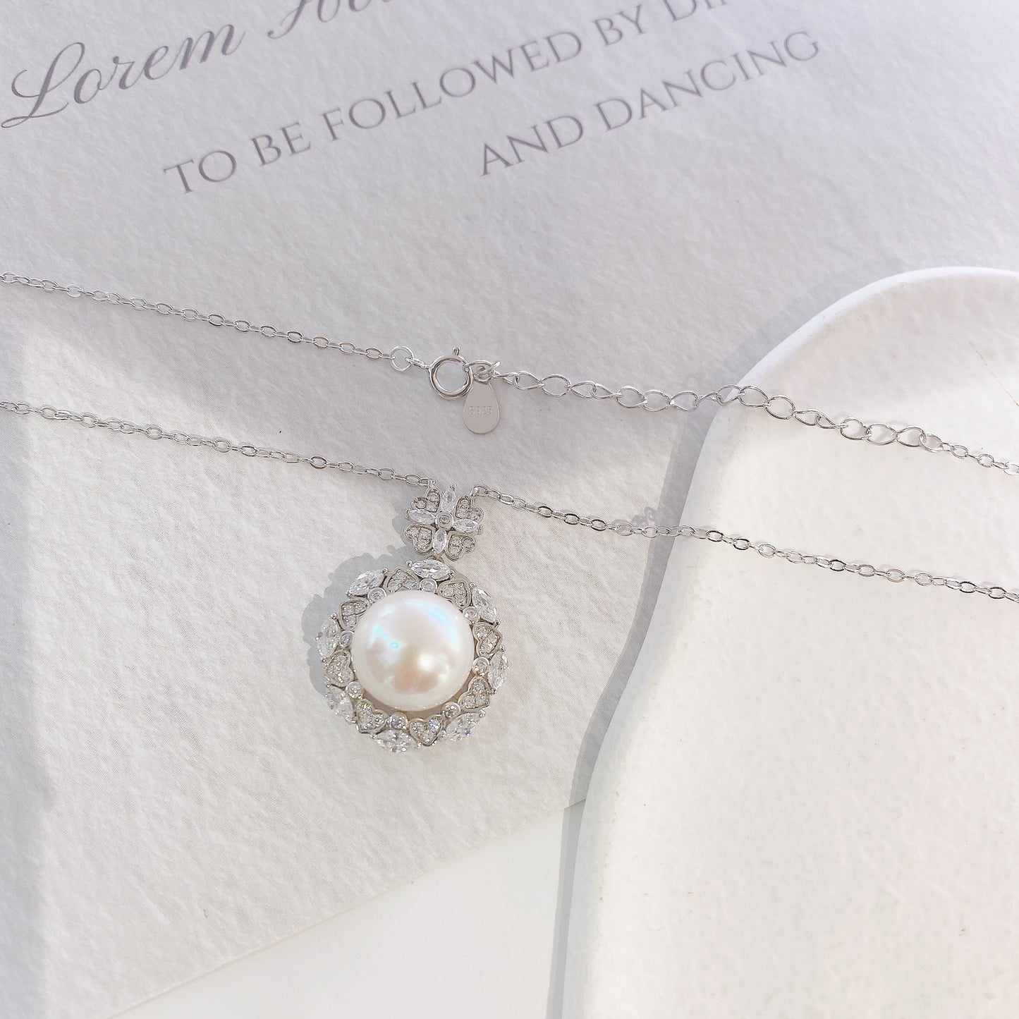 Natural Freshwater Pearl Soleste Halo with Zircon Clover Pendant Silver Necklace for Women