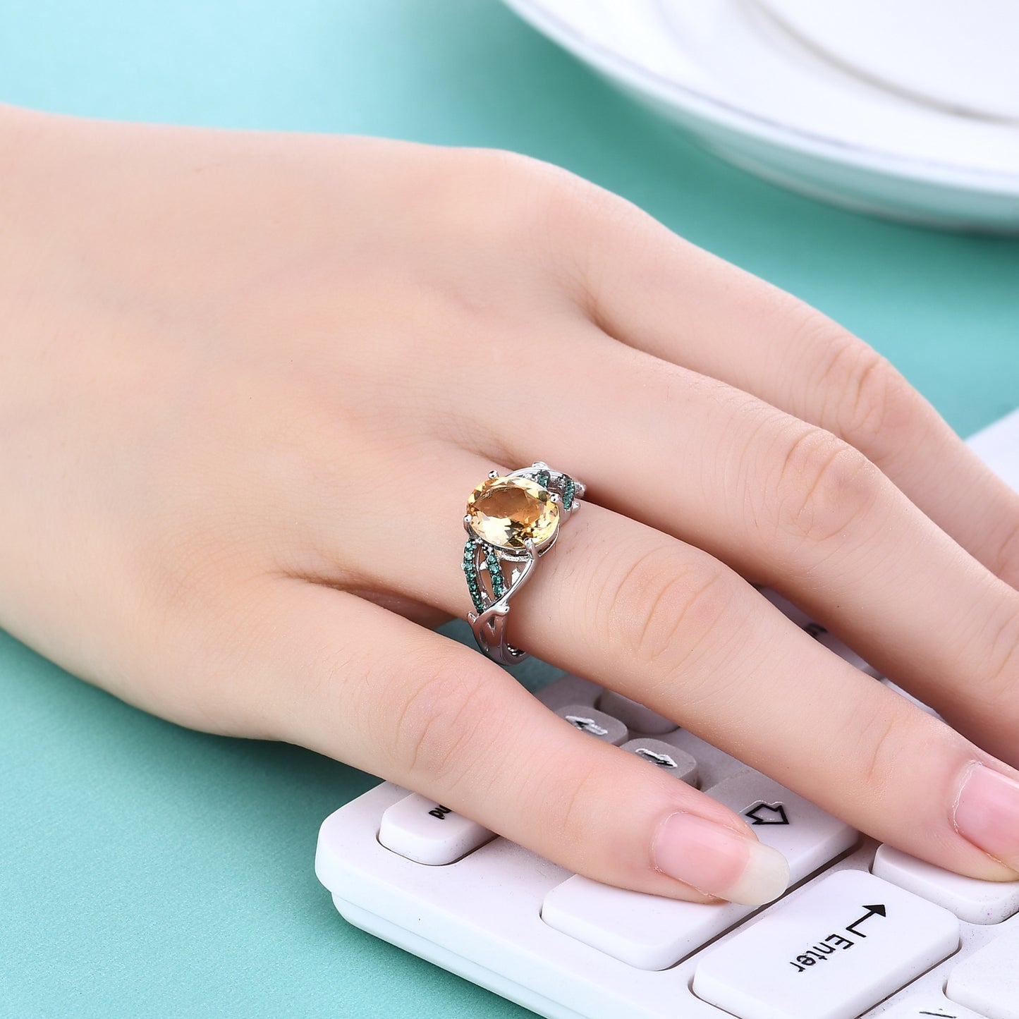 Adjustable Opening Design Oval Modern Split Shank Silver Ring for Women